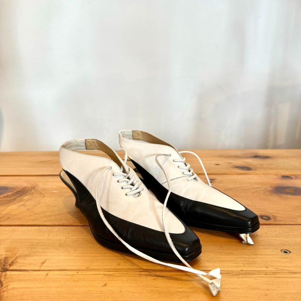 Kenneth Cole Women's Black and White Brogues